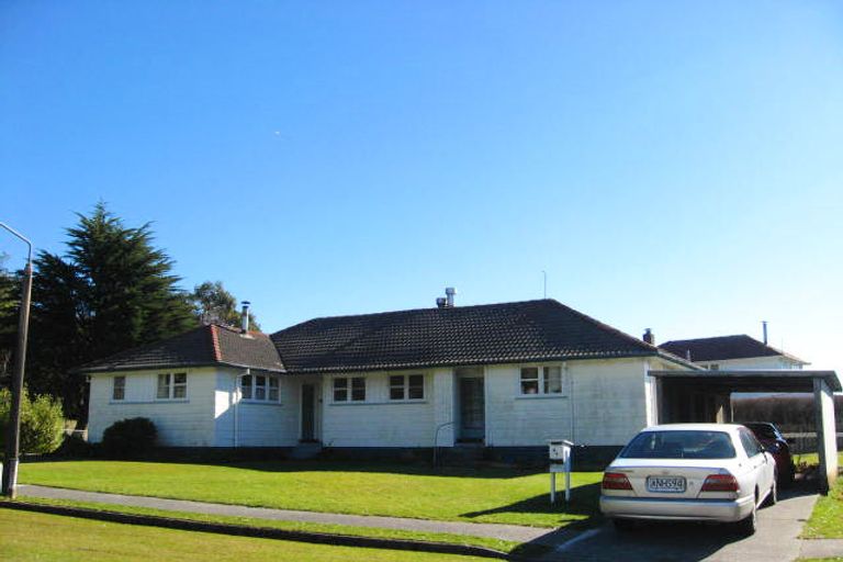Photo of property in 4-6 Leith Crescent, Greymouth, 7805