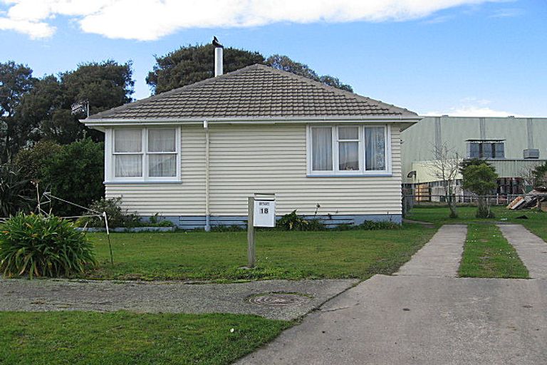 Photo of property in 18 Bristol Crescent, Roslyn, Palmerston North, 4414
