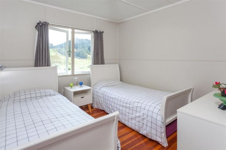 Photo of property in 4 Ocean Beach Road, Tairua, 3508