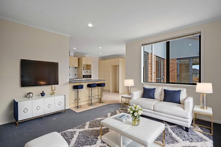 Photo of property in 94 Redcastle Drive, East Tamaki, Auckland, 2013