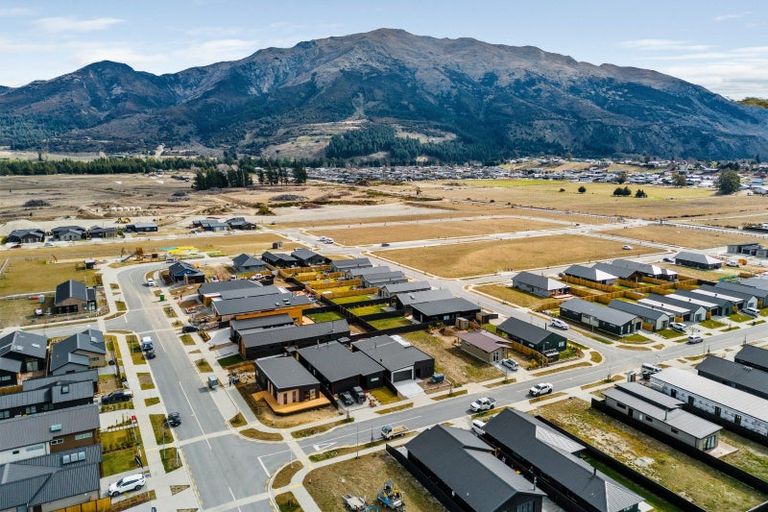 Photo of property in 32 Dunn Street, Lake Hawea, 9382