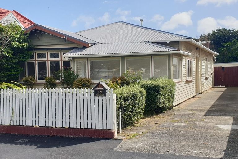 Photo of property in 37 Miro Street, Miramar, Wellington, 6022