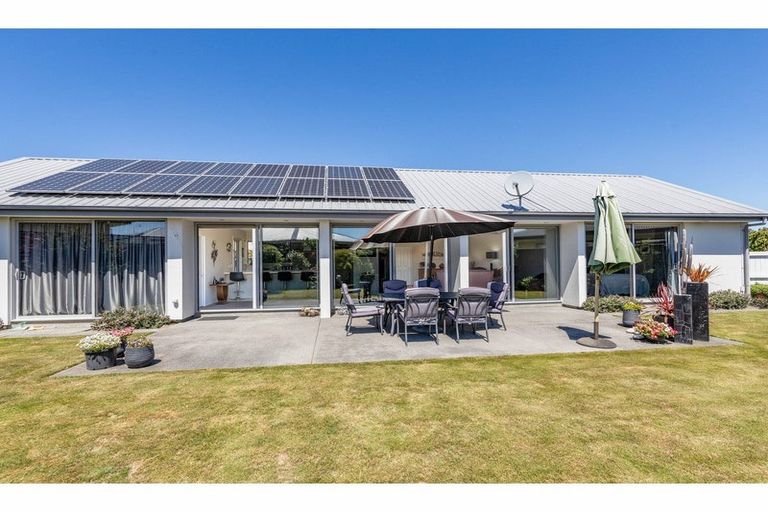 Photo of property in 8 Wisteria Lane, Rangiora, 7400