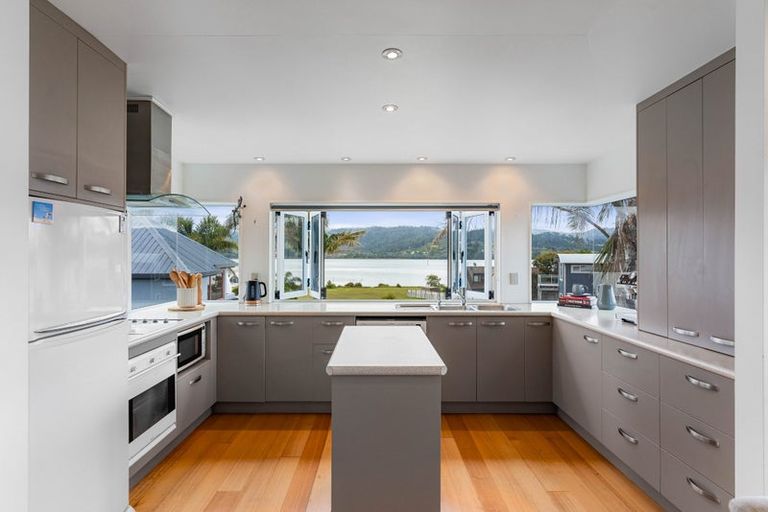 Photo of property in 140 Vista Paku, Pauanui, Hikuai, 3579