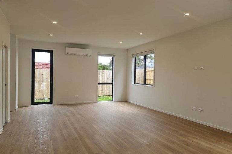 Photo of property in 42b Don Buck Road, Massey, Auckland, 0614