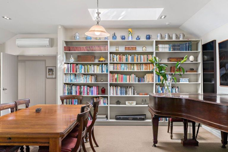 Photo of property in 62 Adamson Drive, Arrowtown, 9302