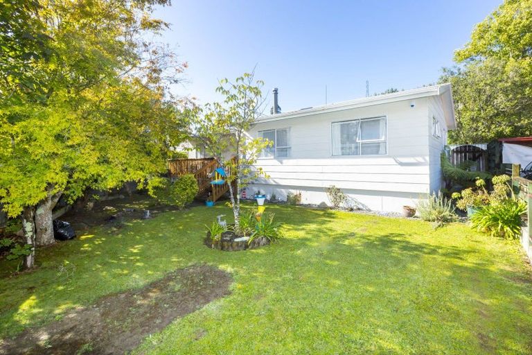 Photo of property in 11 Beryl Grove, Birchville, Upper Hutt, 5018