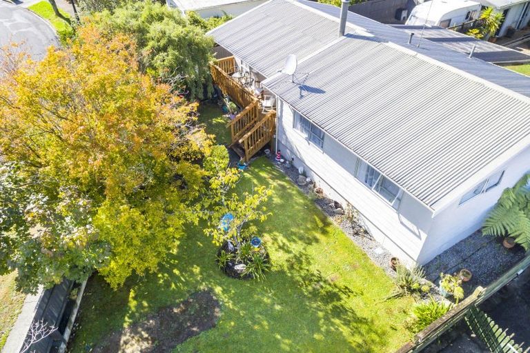 Photo of property in 11 Beryl Grove, Birchville, Upper Hutt, 5018