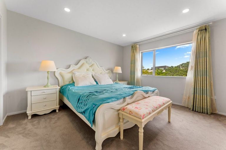 Photo of property in 126-128 Lax Crescent, Leigh, 0985