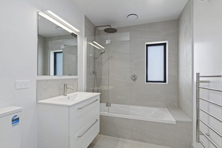 Photo of property in 36 Turtleback Avenue, Whitby, 5024