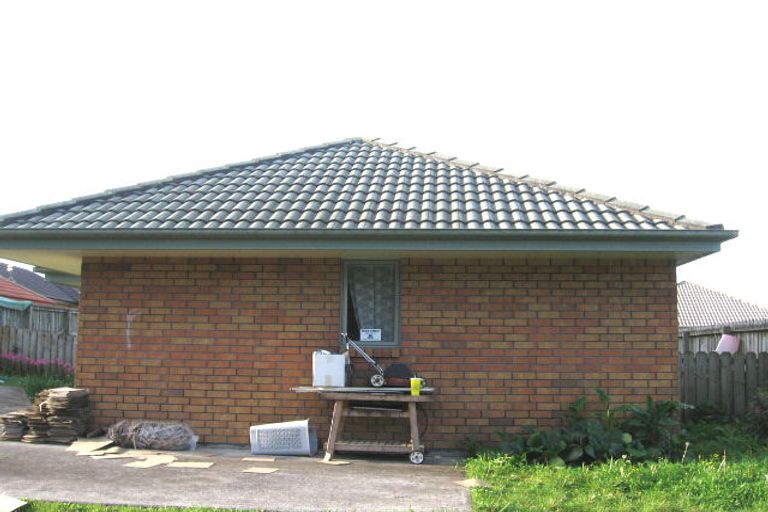 Photo of property in 100c Parrs Cross Road, Henderson, Auckland, 0612