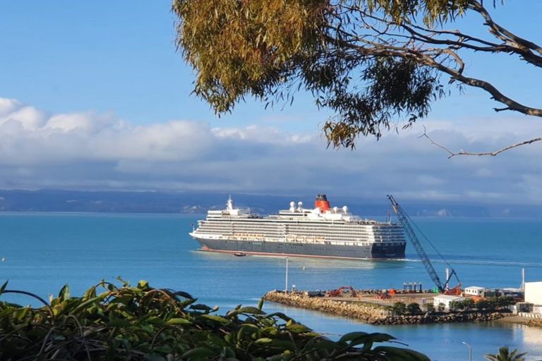 Photo of property in 13 Bay View Road, Bluff Hill, Napier, 4110