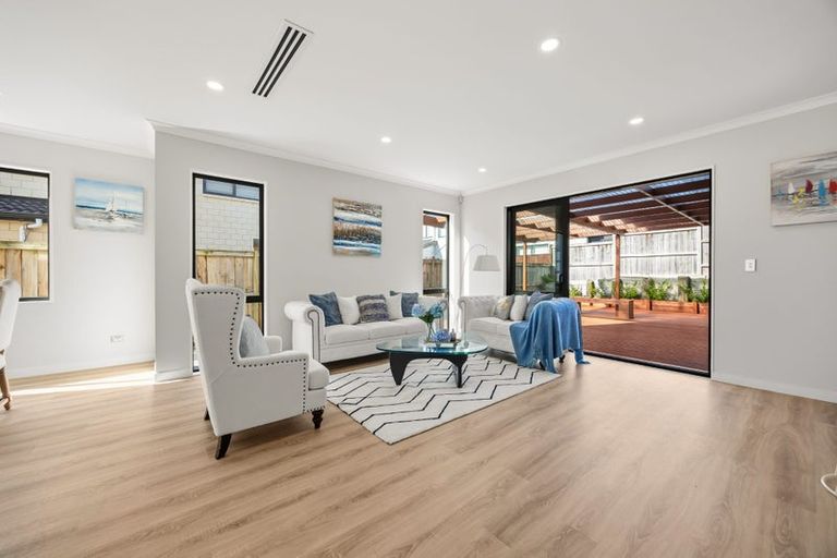 Photo of property in 78 Drumbuoy Drive, Flat Bush, Auckland, 2019