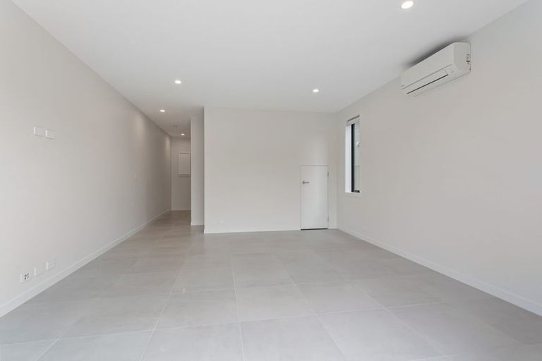 Photo of property in 16 Park Green Avenue, Rosehill, Papakura, 2113