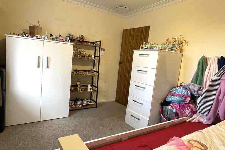 Photo of property in 1/47 Prince Regent Drive, Half Moon Bay, Auckland, 2012