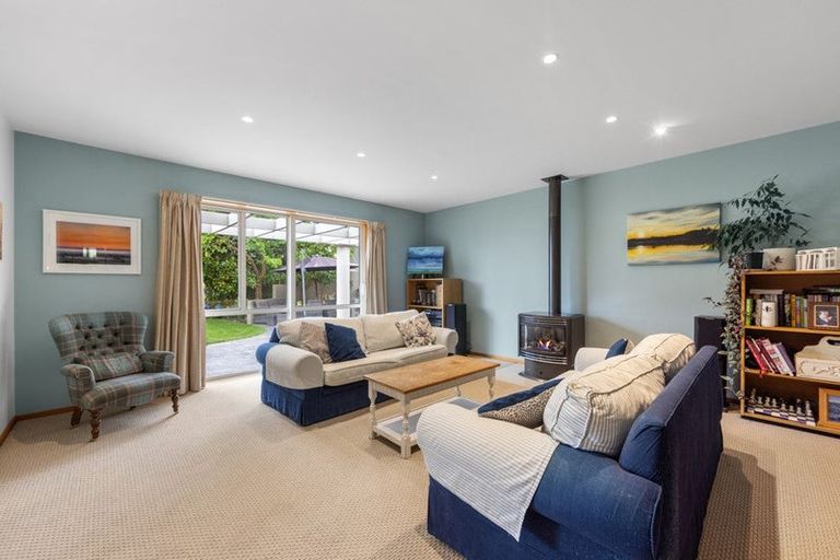 Photo of property in 4 Boonwood Close, Westmorland, Christchurch, 8025