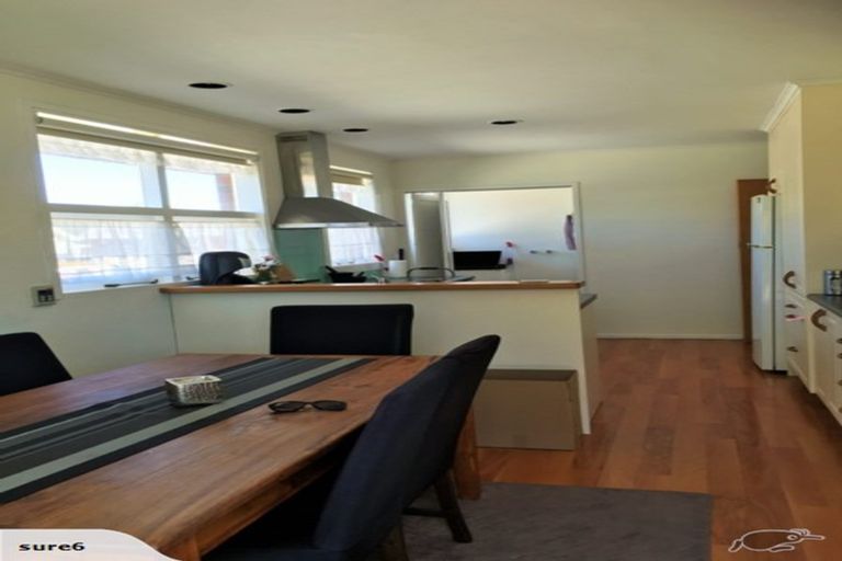 Photo of property in 122 Kings Crescent, Hutt Central, Lower Hutt, 5010