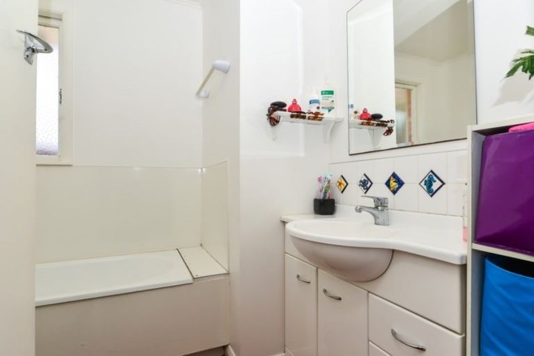 Photo of property in 14 Dover Road, St Andrews, Hamilton, 3200