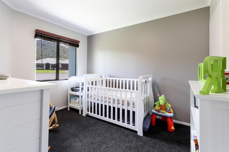 Photo of property in 9 Caulfield Place, Pukehangi, Rotorua, 3015