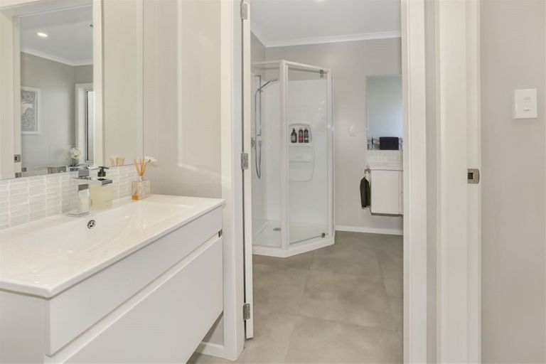 Photo of property in 7 Margaret Shields Avenue, Aotea, Porirua, 5024