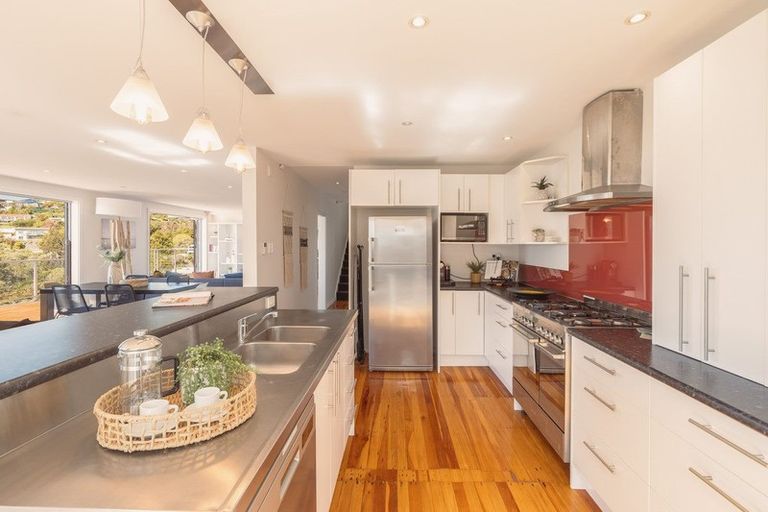 Photo of property in 93 Mount Pleasant Road, Mount Pleasant, Christchurch, 8081