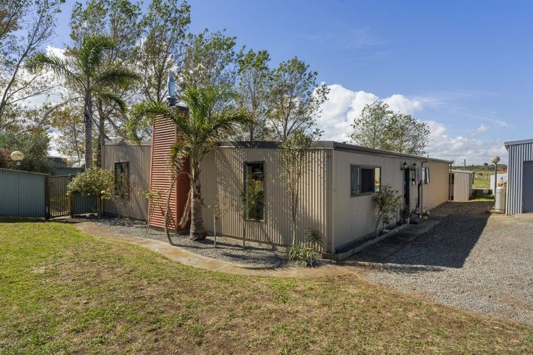 Photo of property in 36 Waitai Street, Castlecliff, Whanganui, 4501