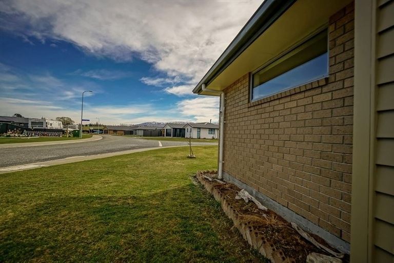 Photo of property in 2 Half Time Close, Omakau, 9376