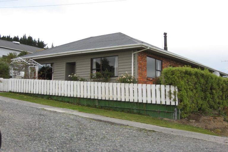 Photo of property in 14 Dartmouth Street, Kaitangata, 9210