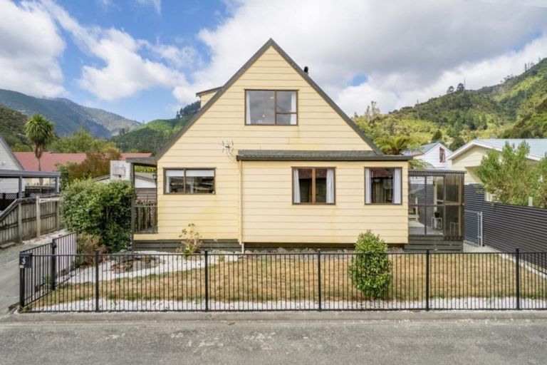 Photo of property in 3 Silverbirch Grove, The Brook, Nelson, 7010