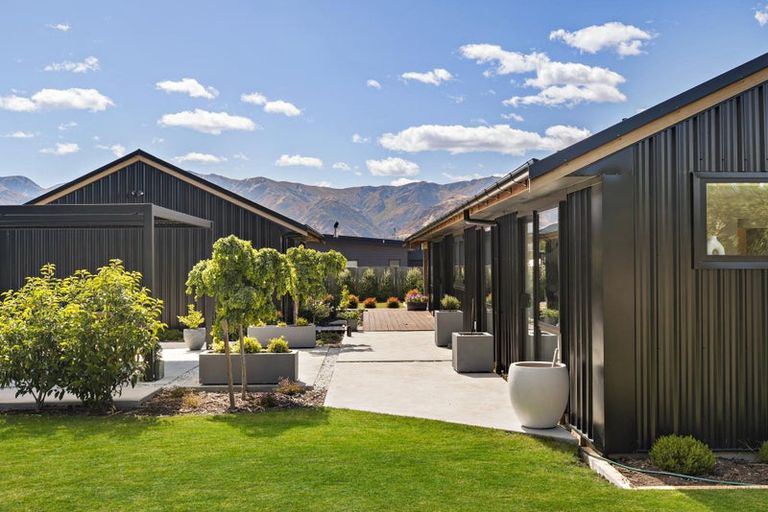 Photo of property in 19 Pennycook Place, Lake Hawea, Wanaka, 9382