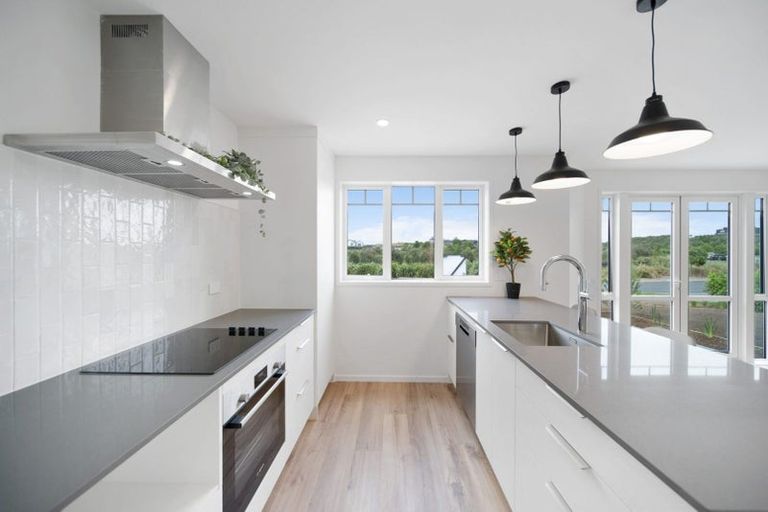 Photo of property in 26 Arohaina Avenue, Karaka, Papakura, 2124