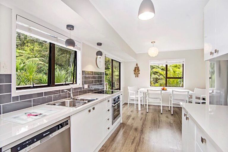 Photo of property in 29 Flavia Close, Torbay, Auckland, 0630