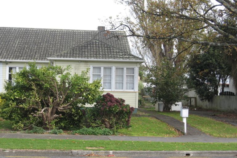 Photo of property in 4 Gibson Crescent, Naenae, Lower Hutt, 5011