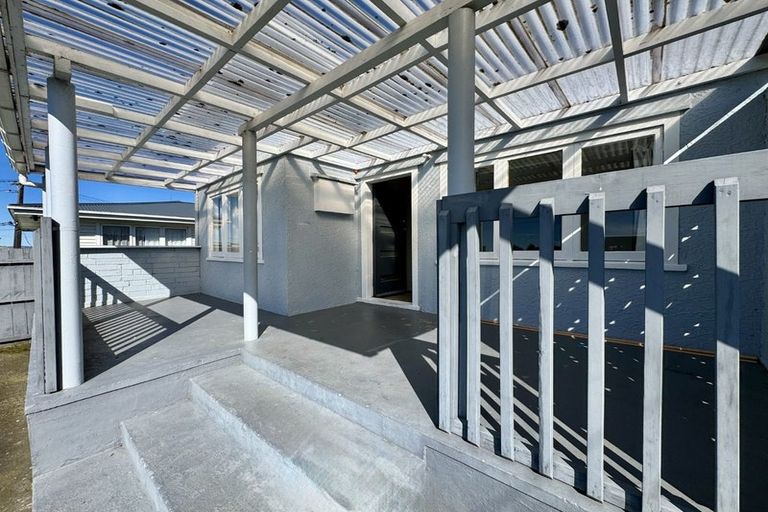 Photo of property in 43 Scotts Road, Manurewa East, Auckland, 2102