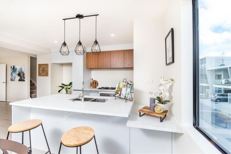 Photo of property in 4/5 Perekia Street, Albany, Auckland, 0632