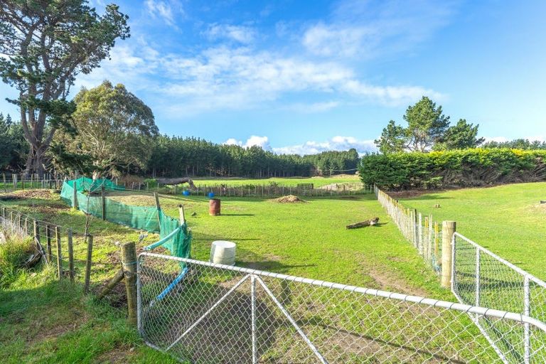 Photo of property in 593 Waikawa Beach Road, Waikawa Beach, Levin, 5573