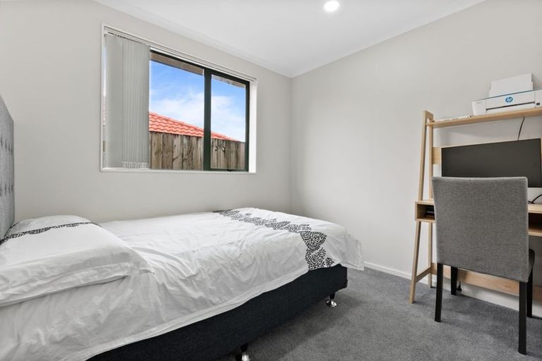 Photo of property in 4 Kumar Place, The Gardens, Auckland, 2105