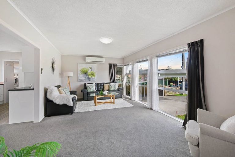 Photo of property in 1/18 Toru Street, Te Atatu Peninsula, Auckland, 0610