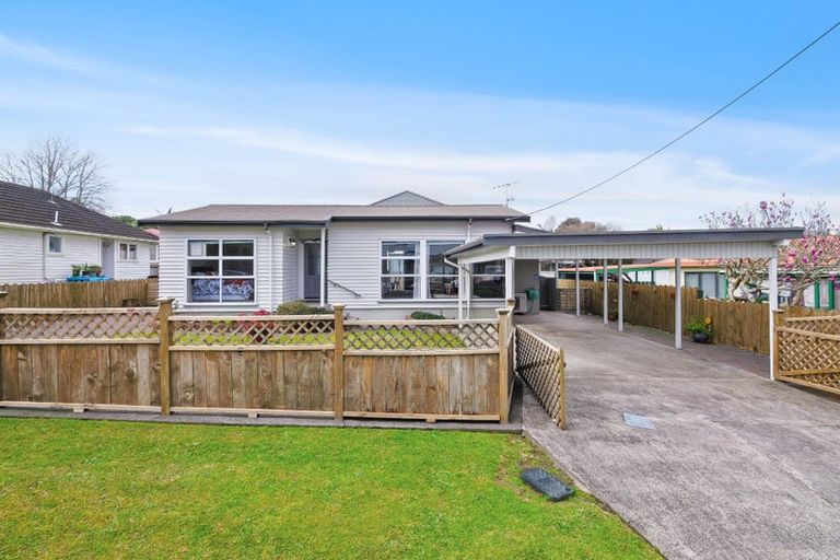 Photo of property in 1/18 Toru Street, Te Atatu Peninsula, Auckland, 0610
