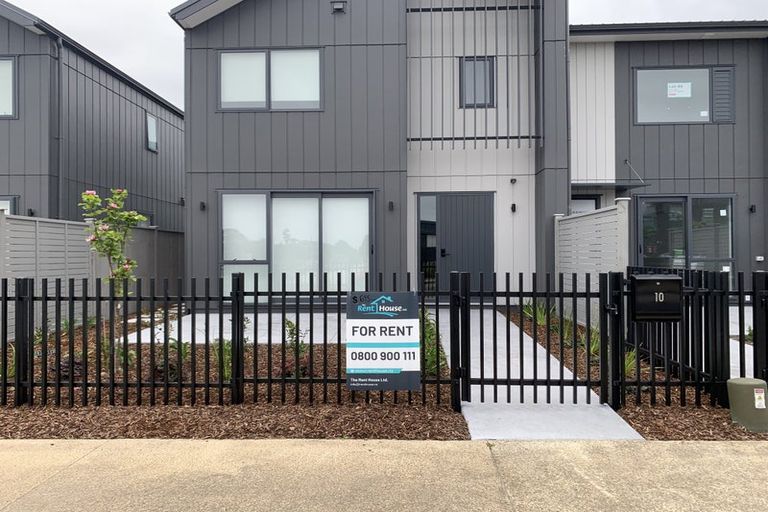 Photo of property in 10 Port Way, Rosehill, Papakura, 2113
