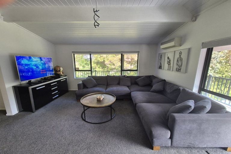 Photo of property in 3 William Pitcher Place, Greenhithe, Auckland, 0632