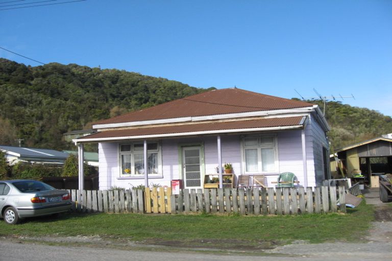 Photo of property in 3 Cardwell Street, Cobden, Greymouth, 7802