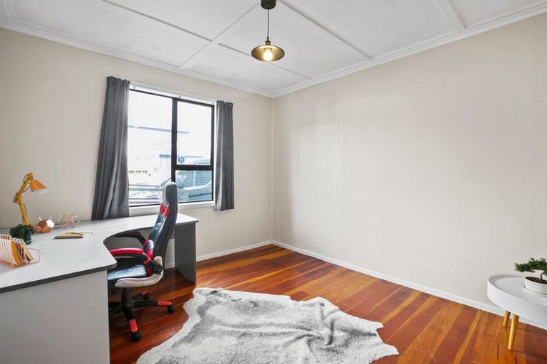 Photo of property in 143 Ngamotu Road, Spotswood, New Plymouth, 4310