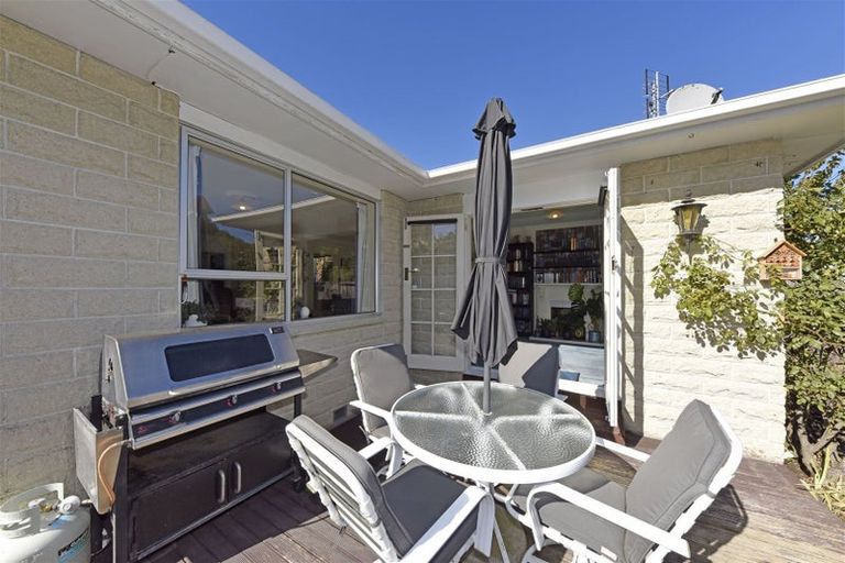 Photo of property in 42 Toorak Avenue, Avonhead, Christchurch, 8042