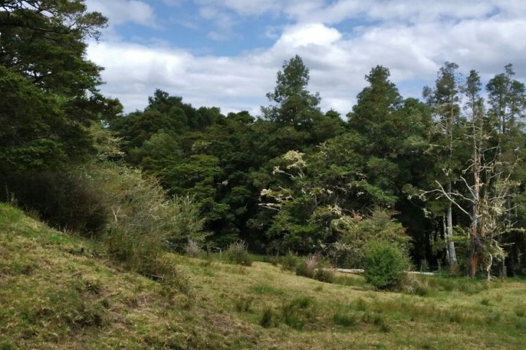 Photo of property in 240 Pukeatua Road, Maungatapere, Whangarei, 0179