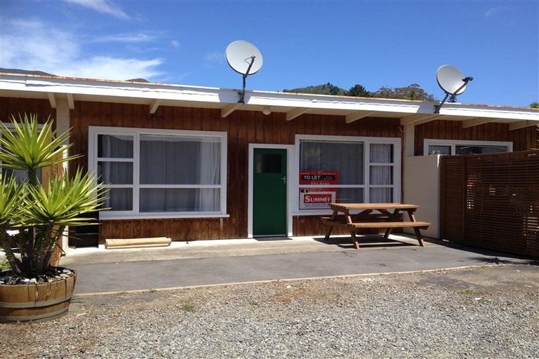Photo of property in 5/209 Waikawa Road, Waikawa, Picton, 7220