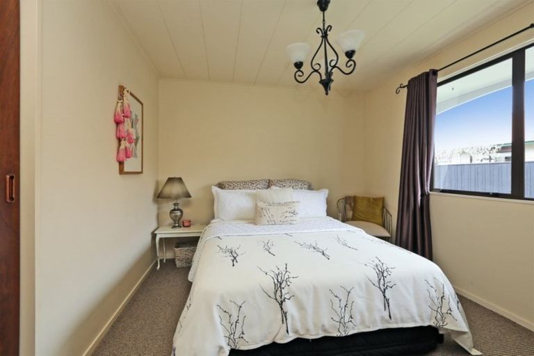 Photo of property in 1217 Louie Street, Parkvale, Hastings, 4122