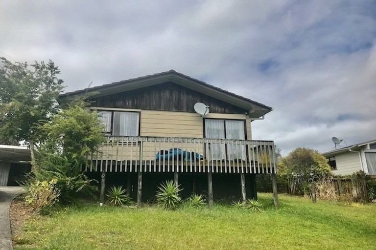Photo of property in 21 Shalimar Place, Clover Park, Auckland, 2019