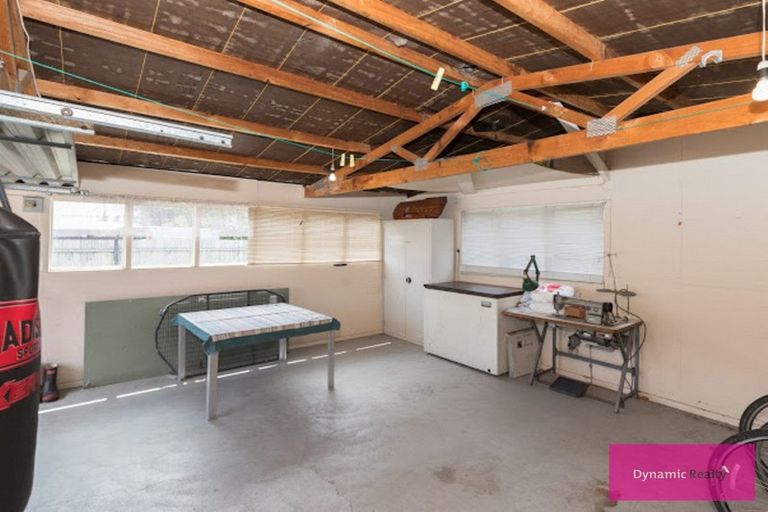 Photo of property in 11 Colonial Place, Kelvin Grove, Palmerston North, 4414