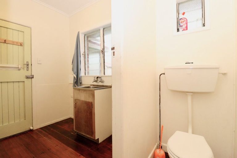 Photo of property in 17 Clevedon Road, Papakura, 2110